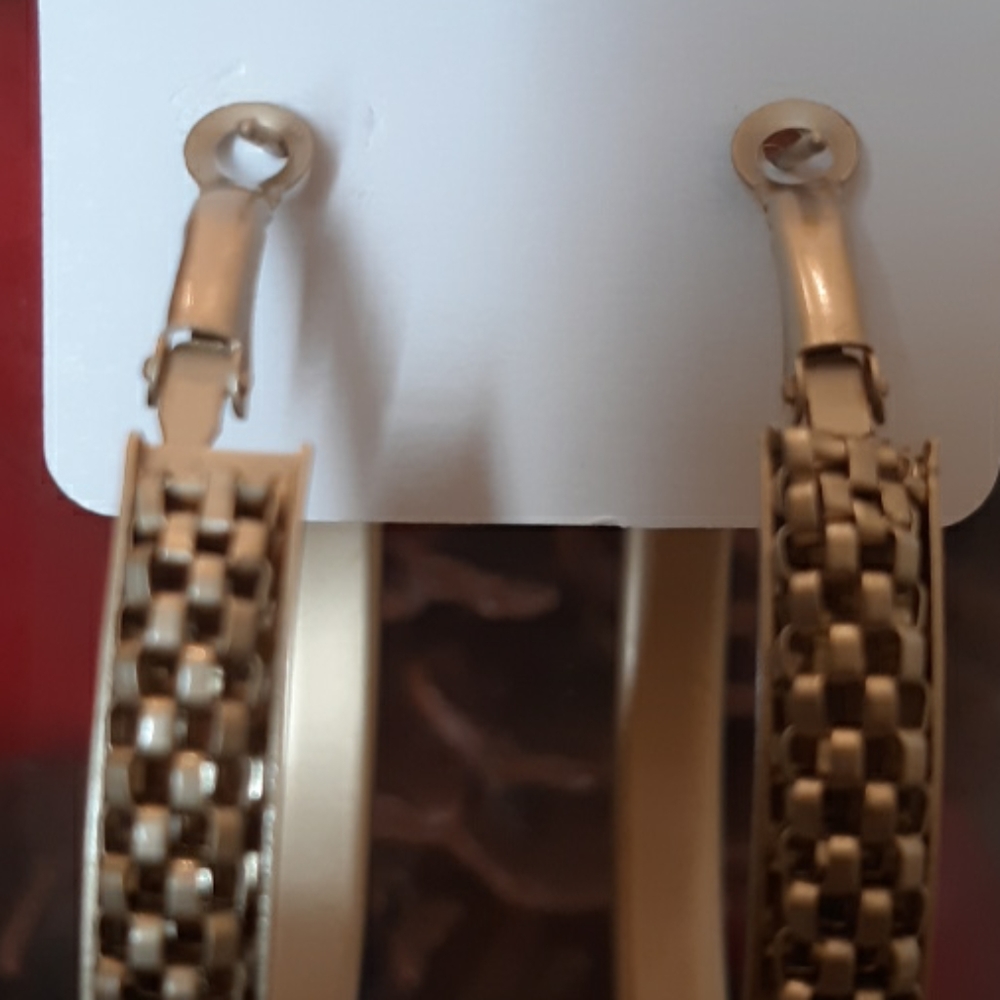 Princess Accessories Hoop Earrings - Picture 3 of 4
